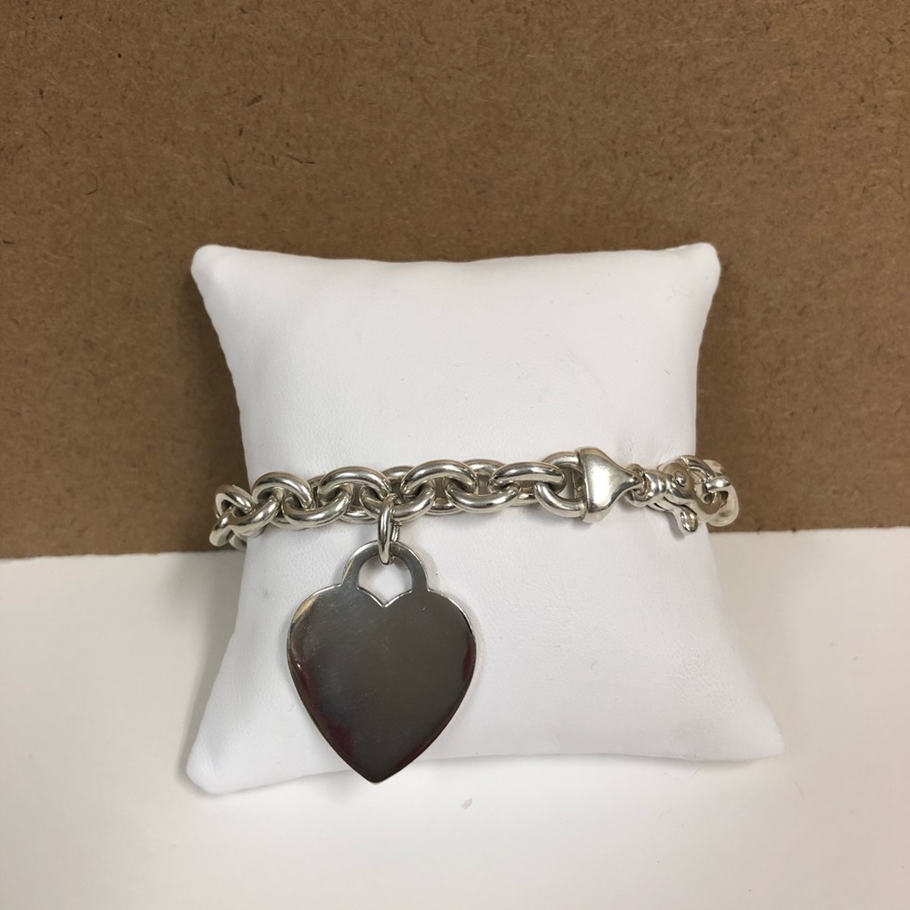 Sterling silver bracelet with drop heart